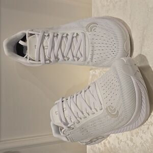 Topo Athletic Specter Men's Size 9 Road Running Shoes In White & Grey